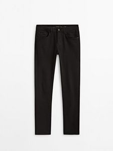 Schwarze Slim-Fit-Jeans für 59,95€ in Massimo Dutti