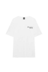 T-Shirt mit gesticktem Slogan für 12,99€ in Pull & Bear