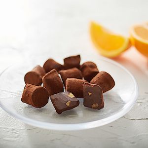 Orange Flavour Cocoa Truffles with Candied Orange Peel für 2,95€ in Muji